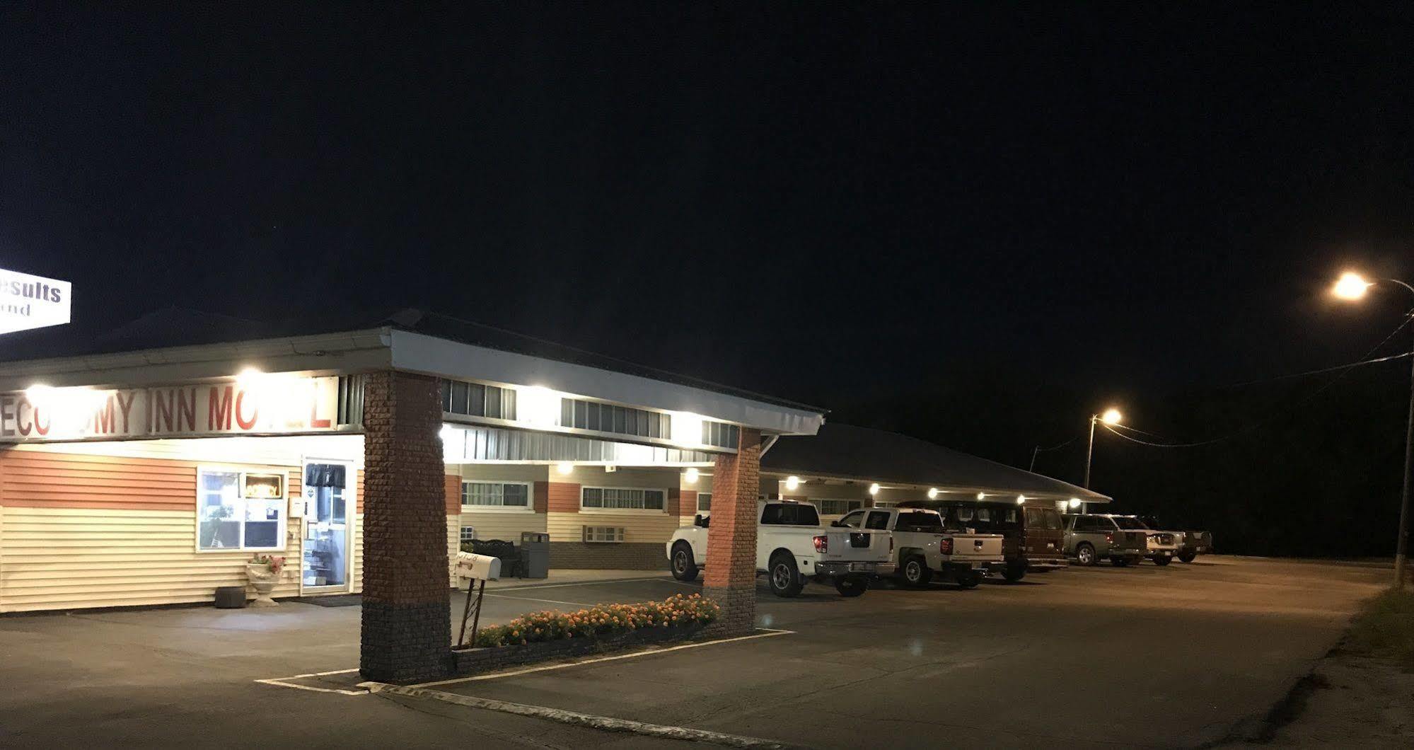 Economy Inn Marshalltown Bagian luar foto