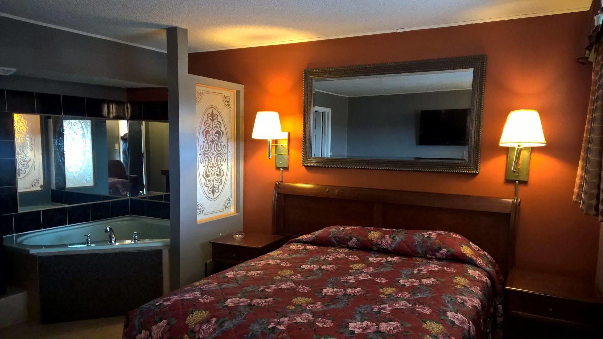 Economy Inn Marshalltown Bagian luar foto